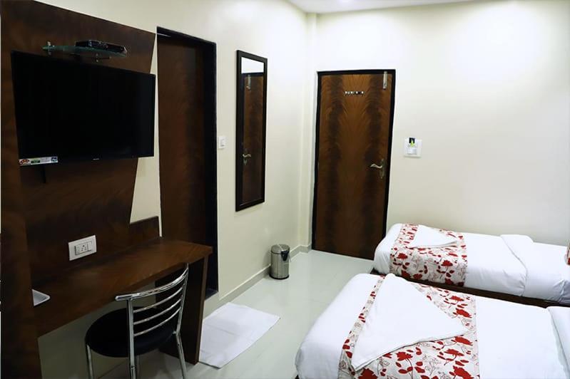 Hotel Golden Hayyath Inn Mumbai Dış mekan fotoğraf