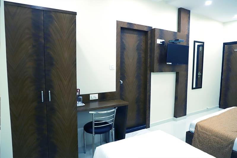 Hotel Golden Hayyath Inn Mumbai Dış mekan fotoğraf