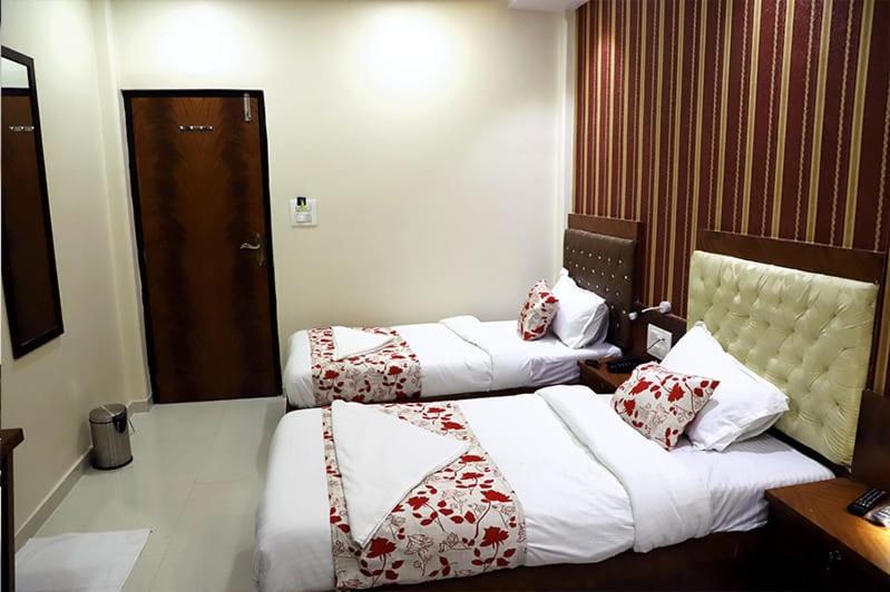 Hotel Golden Hayyath Inn Mumbai Dış mekan fotoğraf