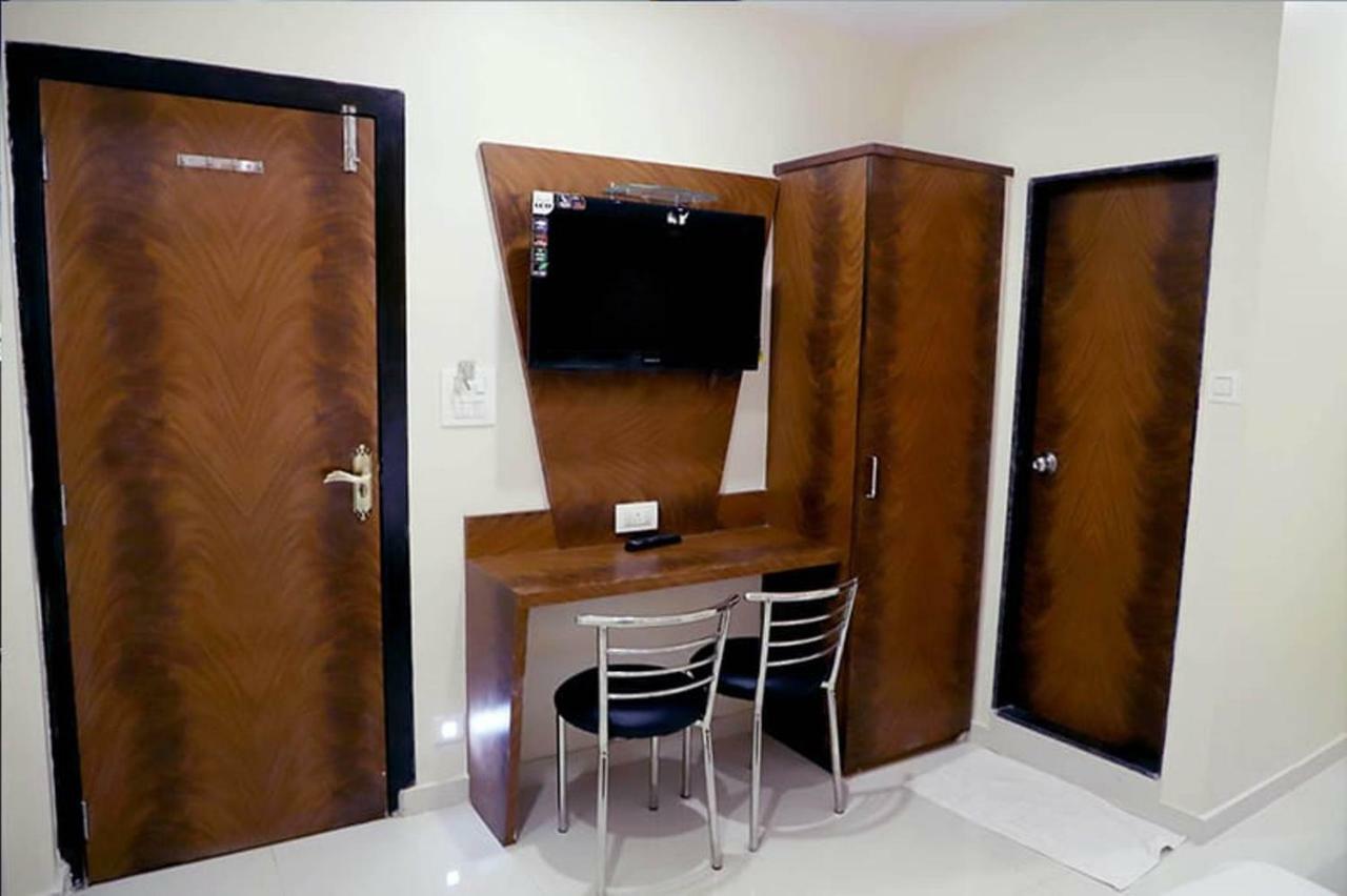 Hotel Golden Hayyath Inn Mumbai Dış mekan fotoğraf
